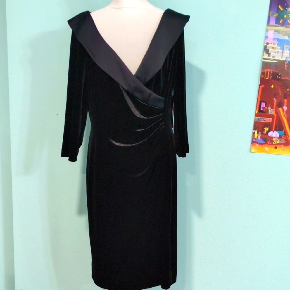Retail$140 NWT Tahari Arthur Levine  Bow Neck Glamorous Black Velvet Dress